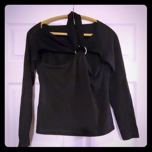 Sexy top with cut outside and o- ring detail